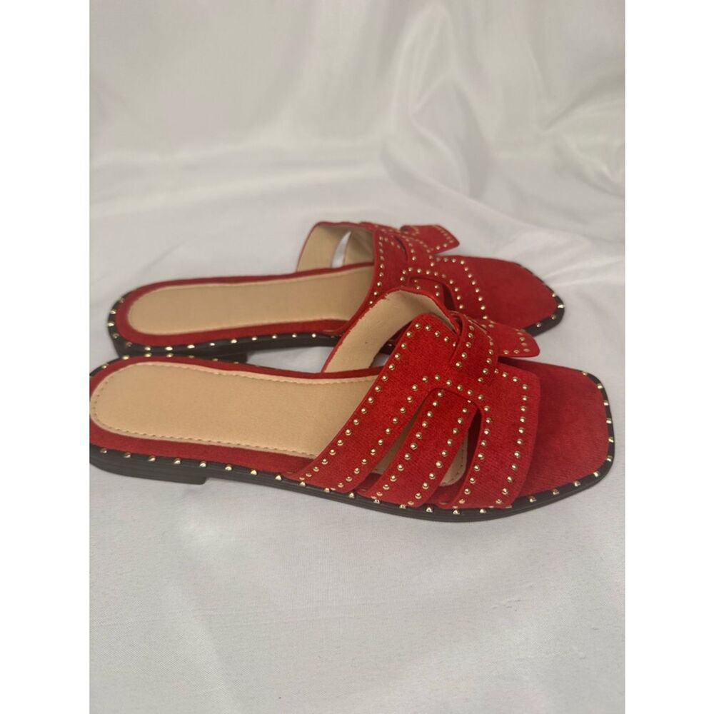 Boohoo Flat Studded Strap
Sandals - Picture 4 of 5